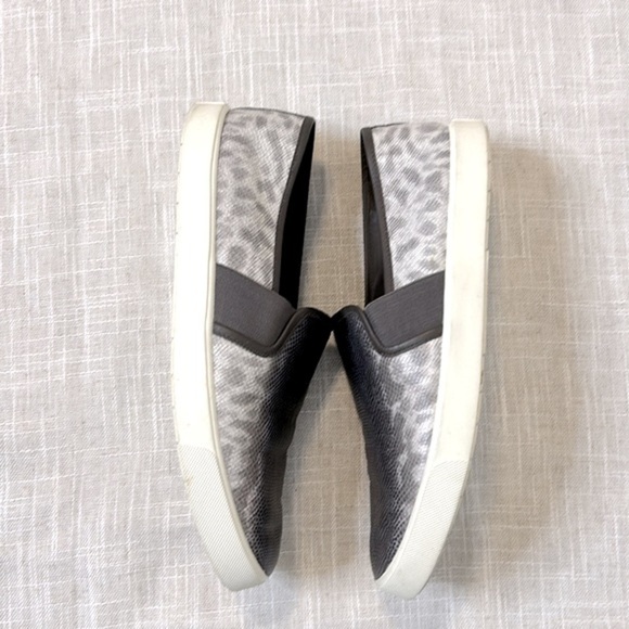 VINCE WOMENS BLAIR 5 LEATHER SNAKE PRINT SLIP ON SNEAKERS SZ 8.5 FITS 9 - Picture 3 of 7